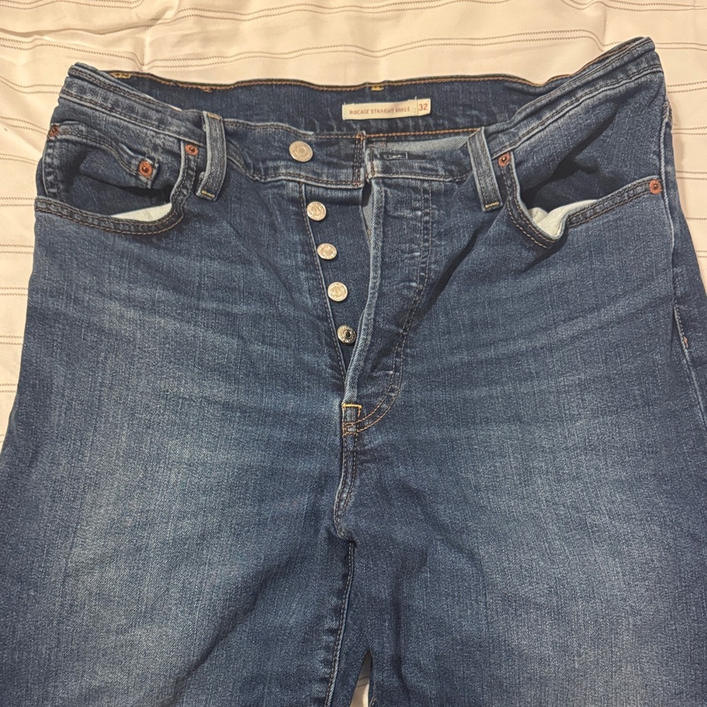 Levi’s ribcage straight ankle 32 L 27
